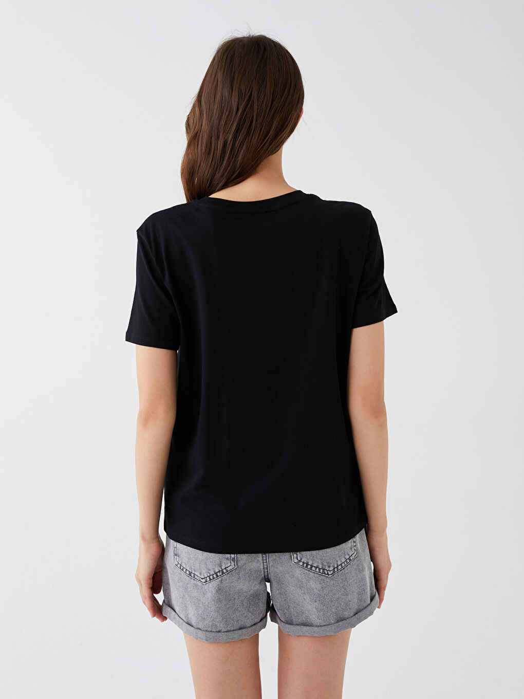 Siyah Bisiklet Yaka Baskılı Kısa Kollu Kadın Tişört-4