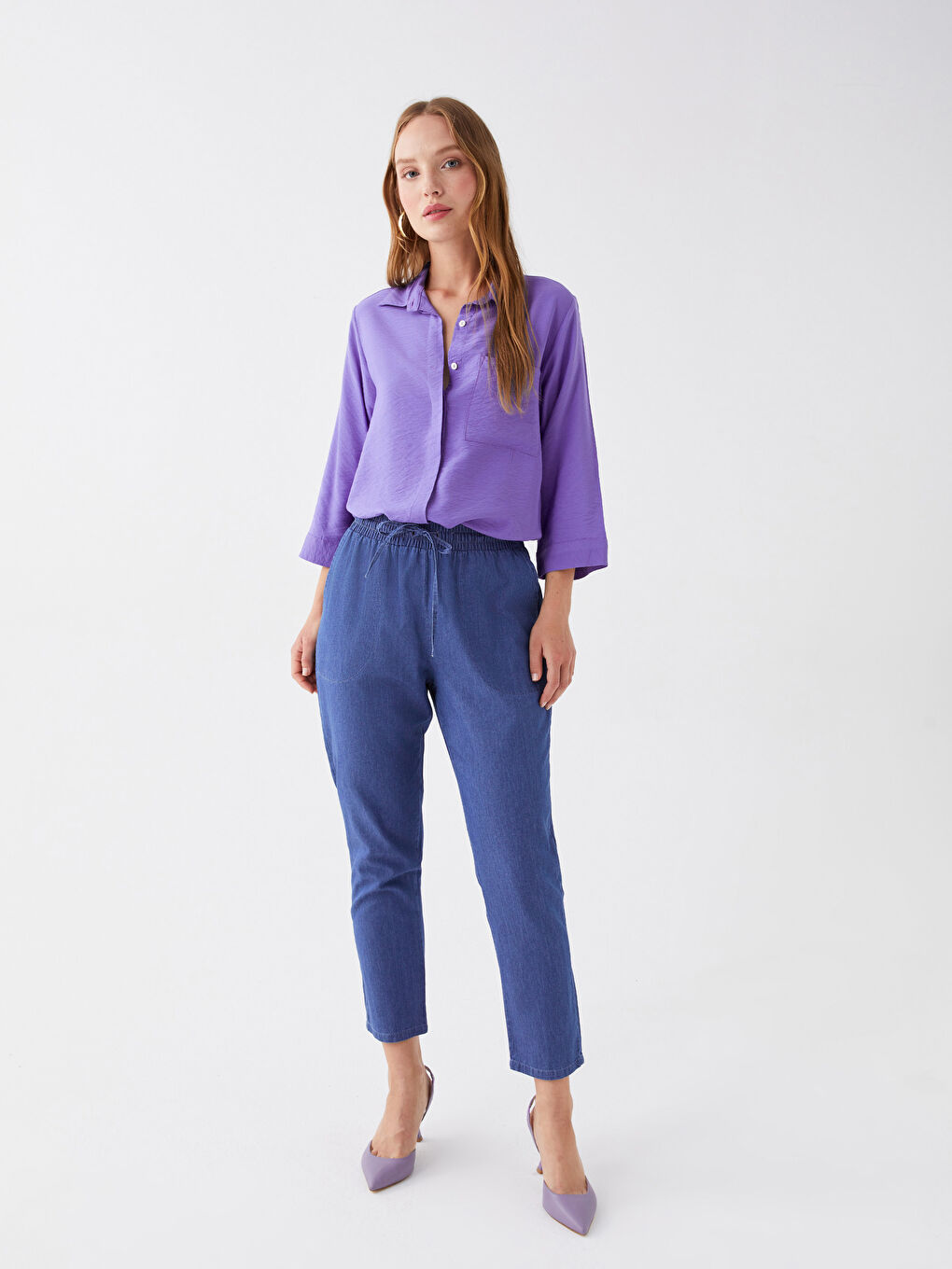 Джинсы Mom Fit с эластичным поясом для женщин