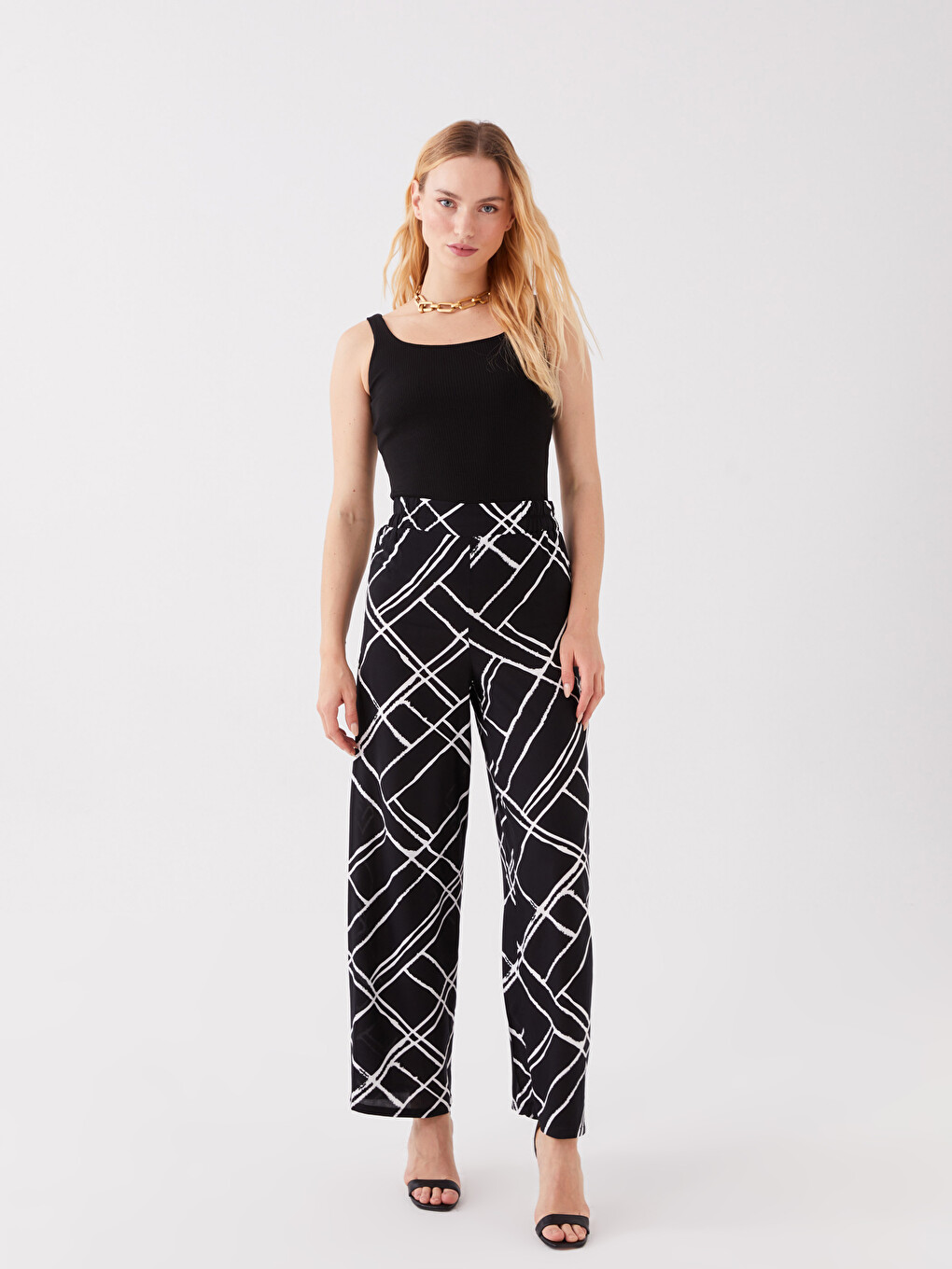 U Neck Plain Strappy Women's Tank Top-2