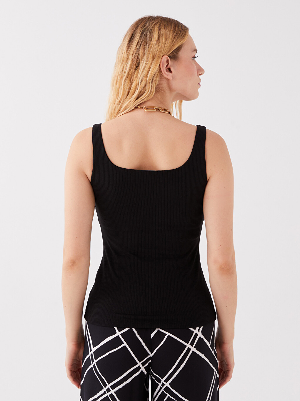 U Neck Plain Strappy Women's Tank Top-4