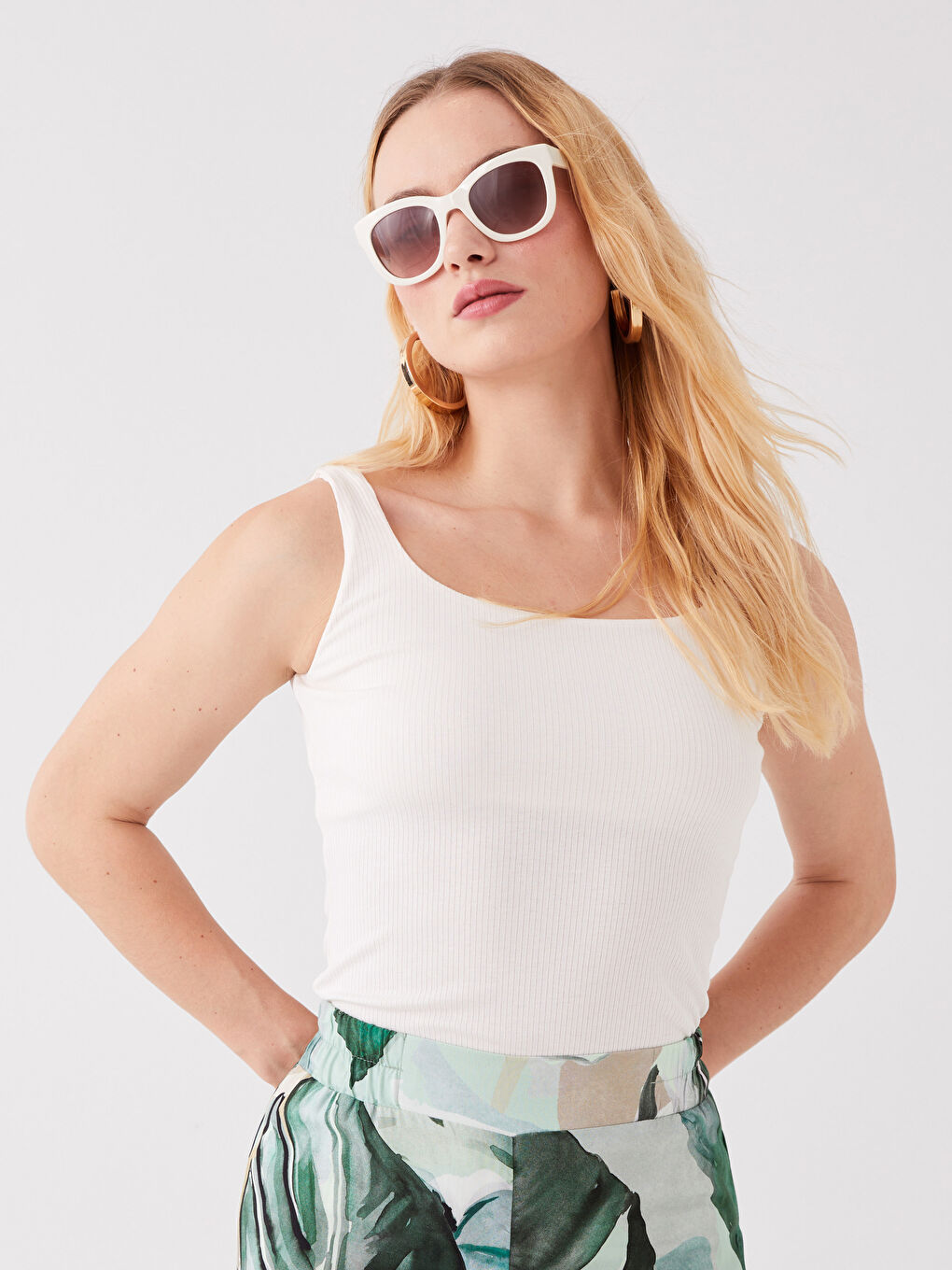 Ekru U Yaka Düz Askılı Kadın Atlet