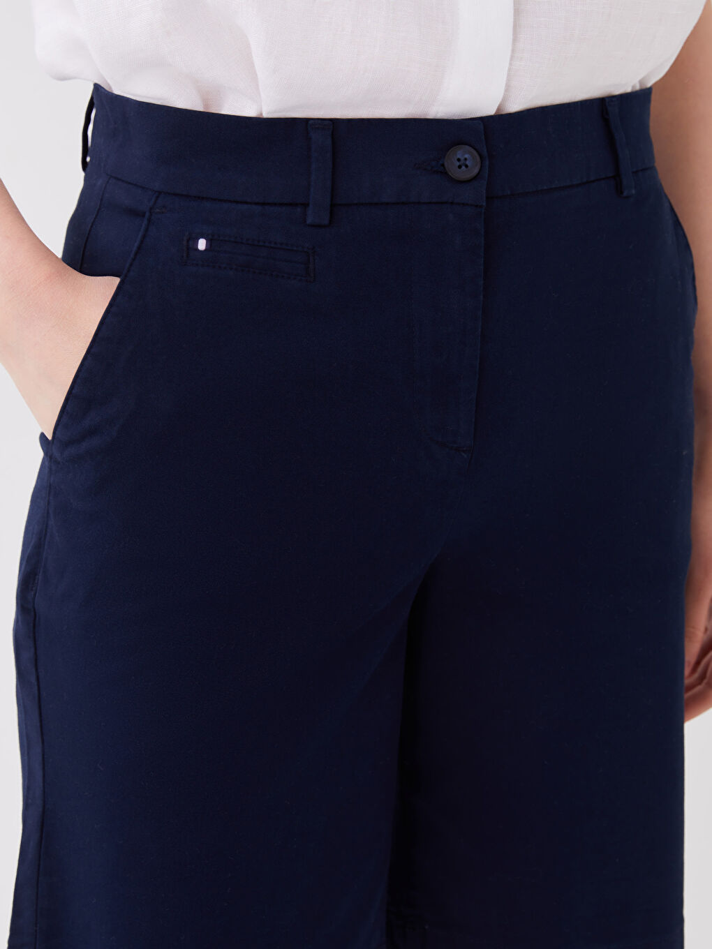 Lacivert Standart Fit Düz Gabardin Kadın Şort-3