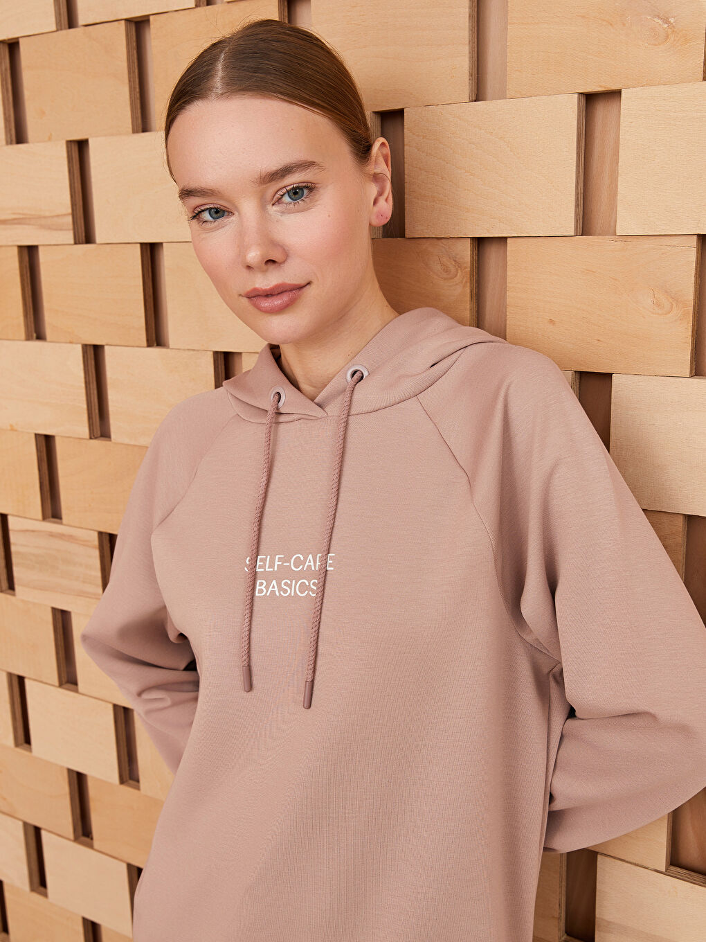 Pembe  Kapüşonlu Baskılı Uzun Kollu Kadın Tunik