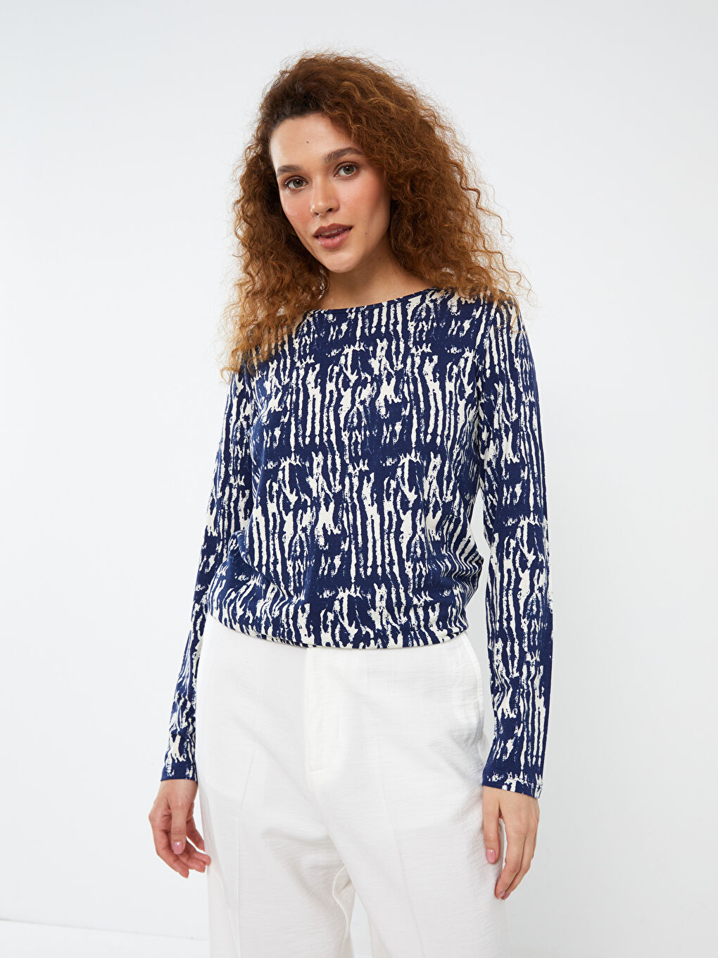 LCWAIKIKI Classic Crew Neck Patterned Long Sleeve Women's T-Shirt -S3EF71Z8-LSJ