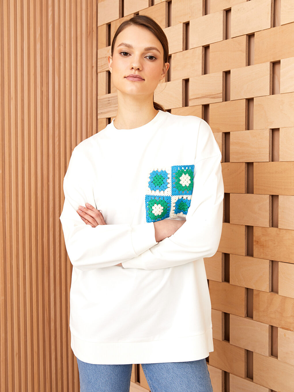 Әйелдерге арналған ұзын жеңді кестеленген дөңгелек жағалы свитшот туника-1