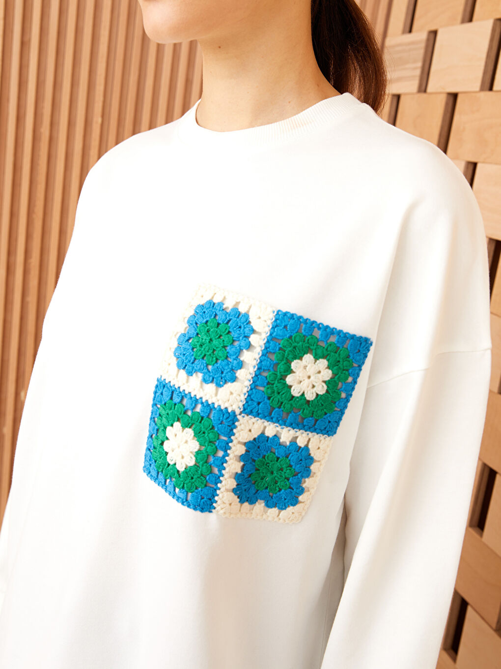 Әйелдерге арналған ұзын жеңді кестеленген дөңгелек жағалы свитшот туника-3