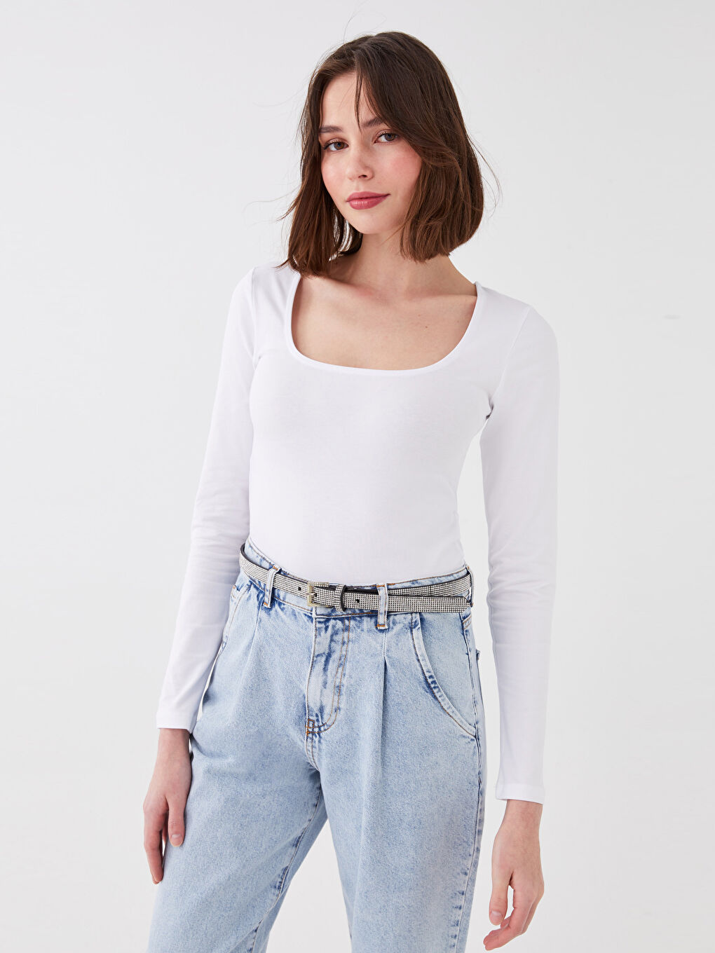 Beyaz U Yaka Düz Uzun Kollu Kadın Body