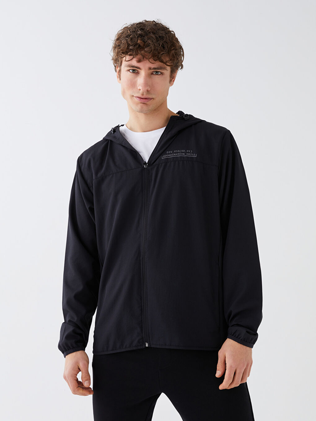 Siyah Standart Kalıp Kapüşonlu Erkek Mont-1