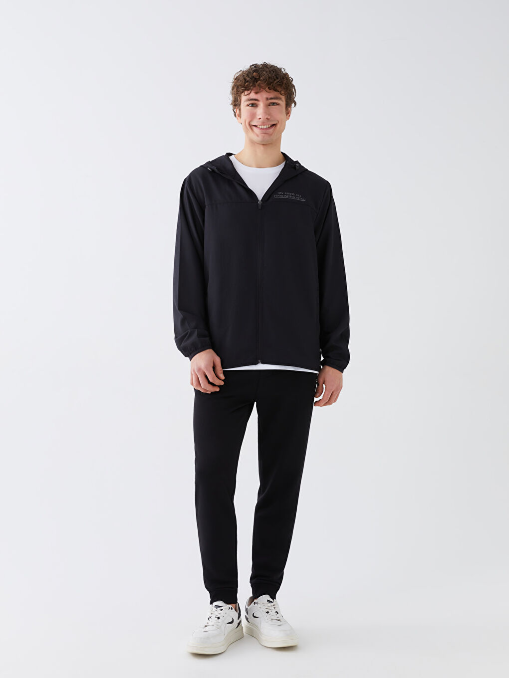 Siyah Standart Kalıp Kapüşonlu Erkek Mont-2