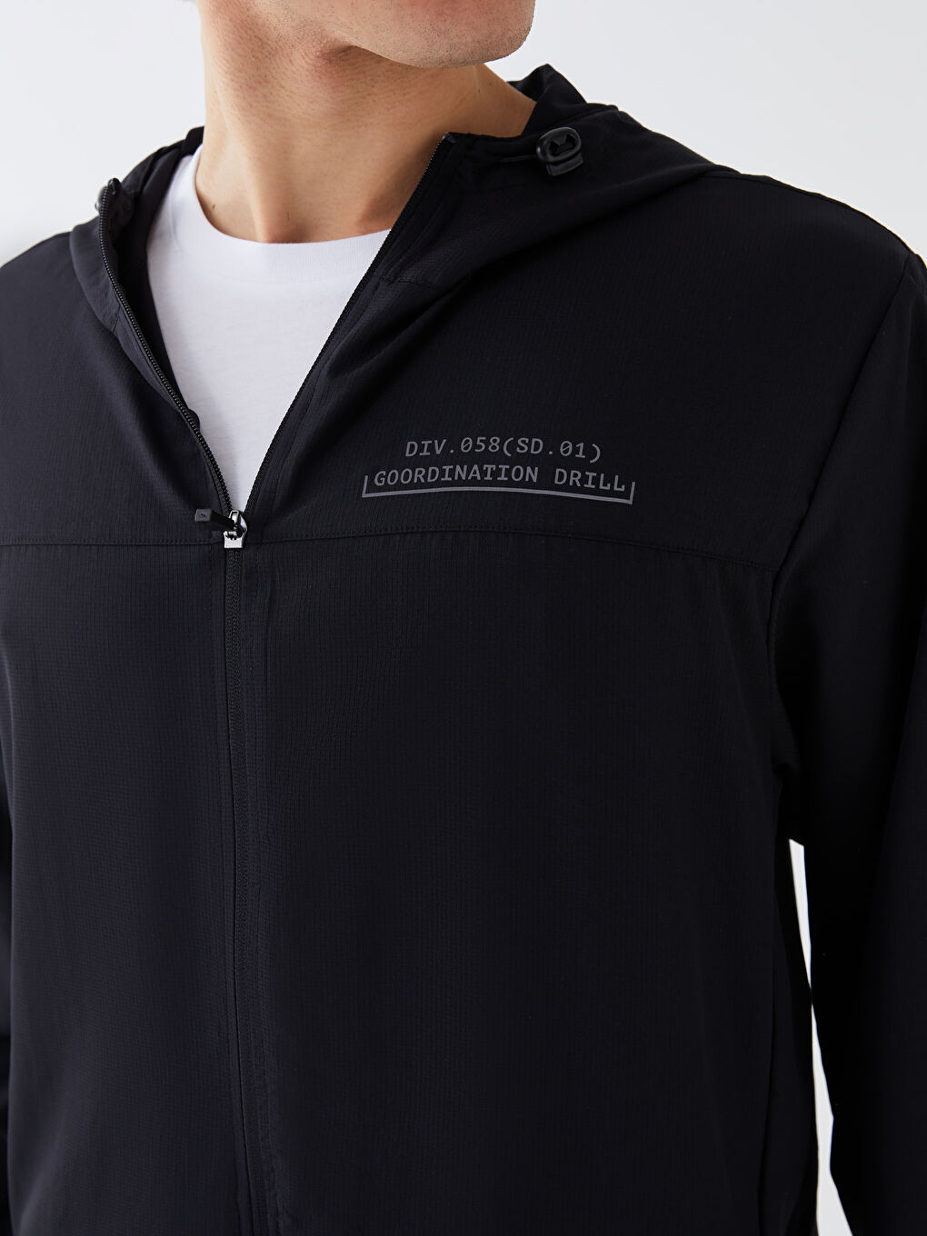 Siyah Standart Kalıp Kapüşonlu Erkek Mont-3