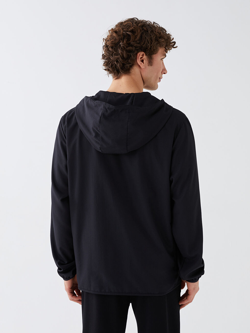 Siyah Standart Kalıp Kapüşonlu Erkek Mont-4