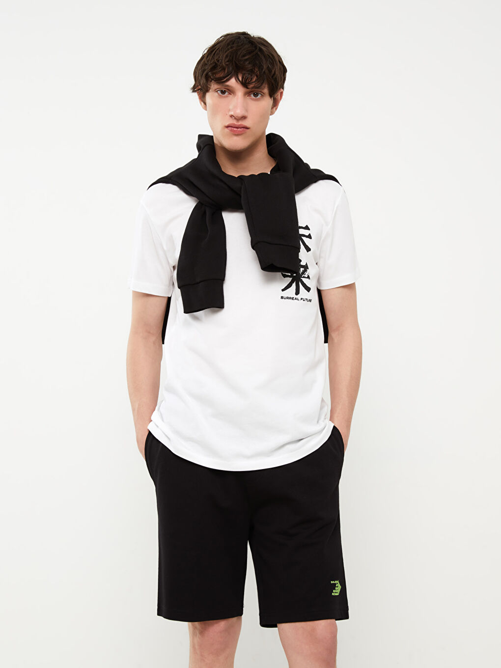 Siyah Standart Kalıp Erkek Bermuda Şort-1