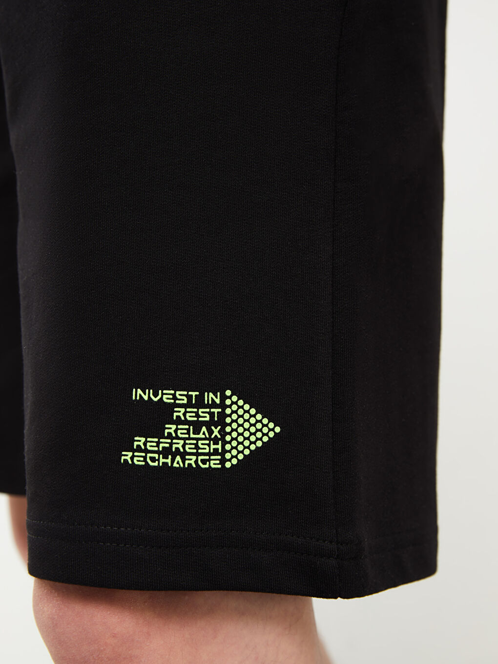 Siyah Standart Kalıp Erkek Bermuda Şort-2