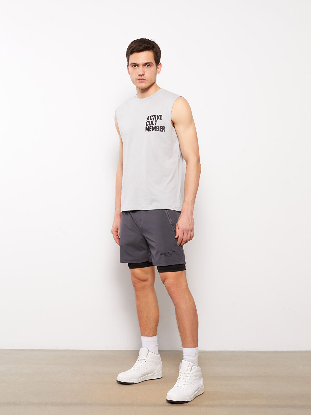 سروال قصير ضيق عادي للرجال