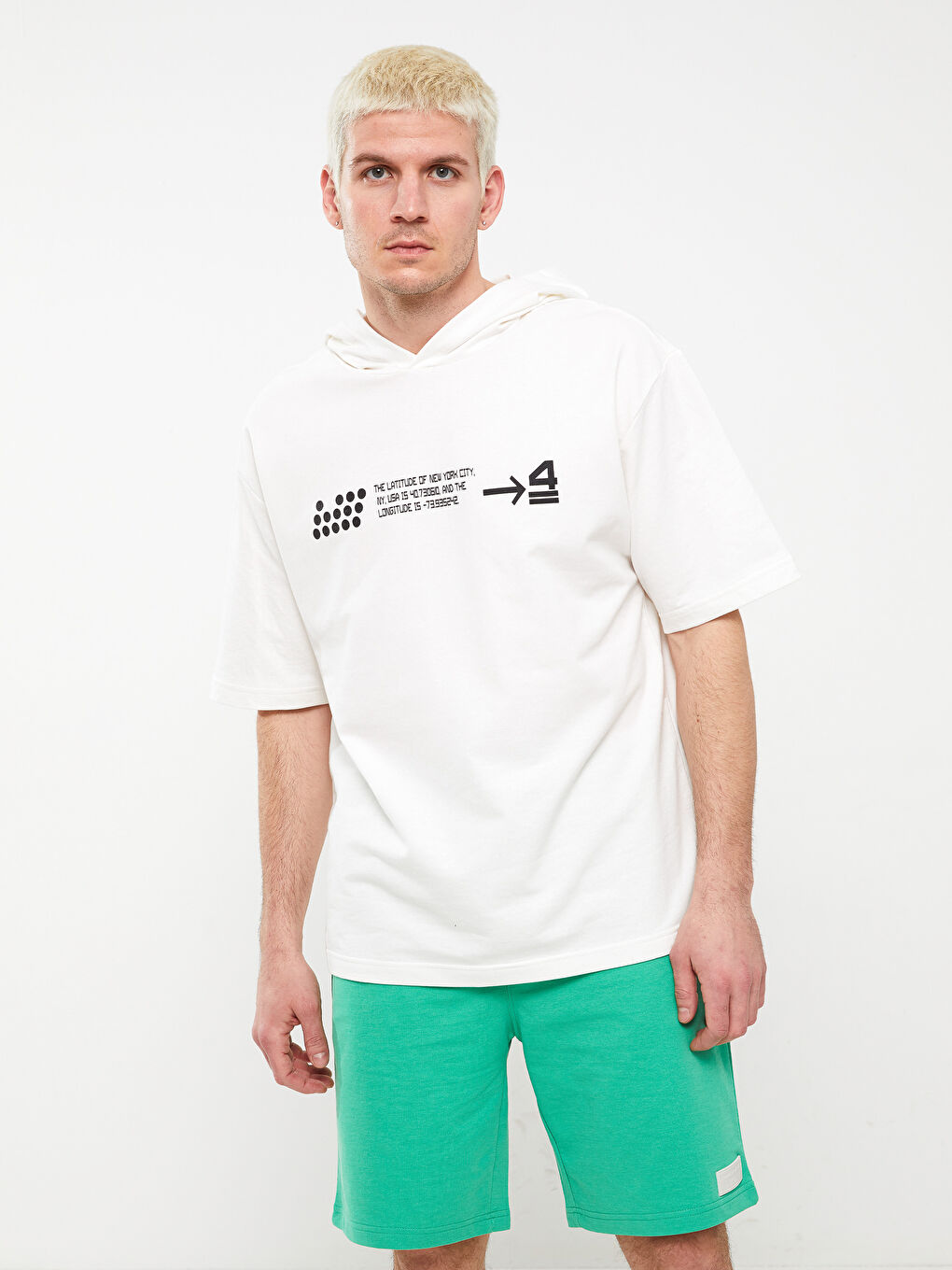 Beyaz Kısa Kollu Baskılı Erkek Hoodie-1