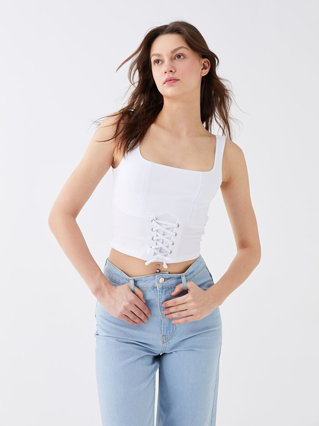 Beyaz U Yaka Düz Askılı Crop Kadın Büstiyer