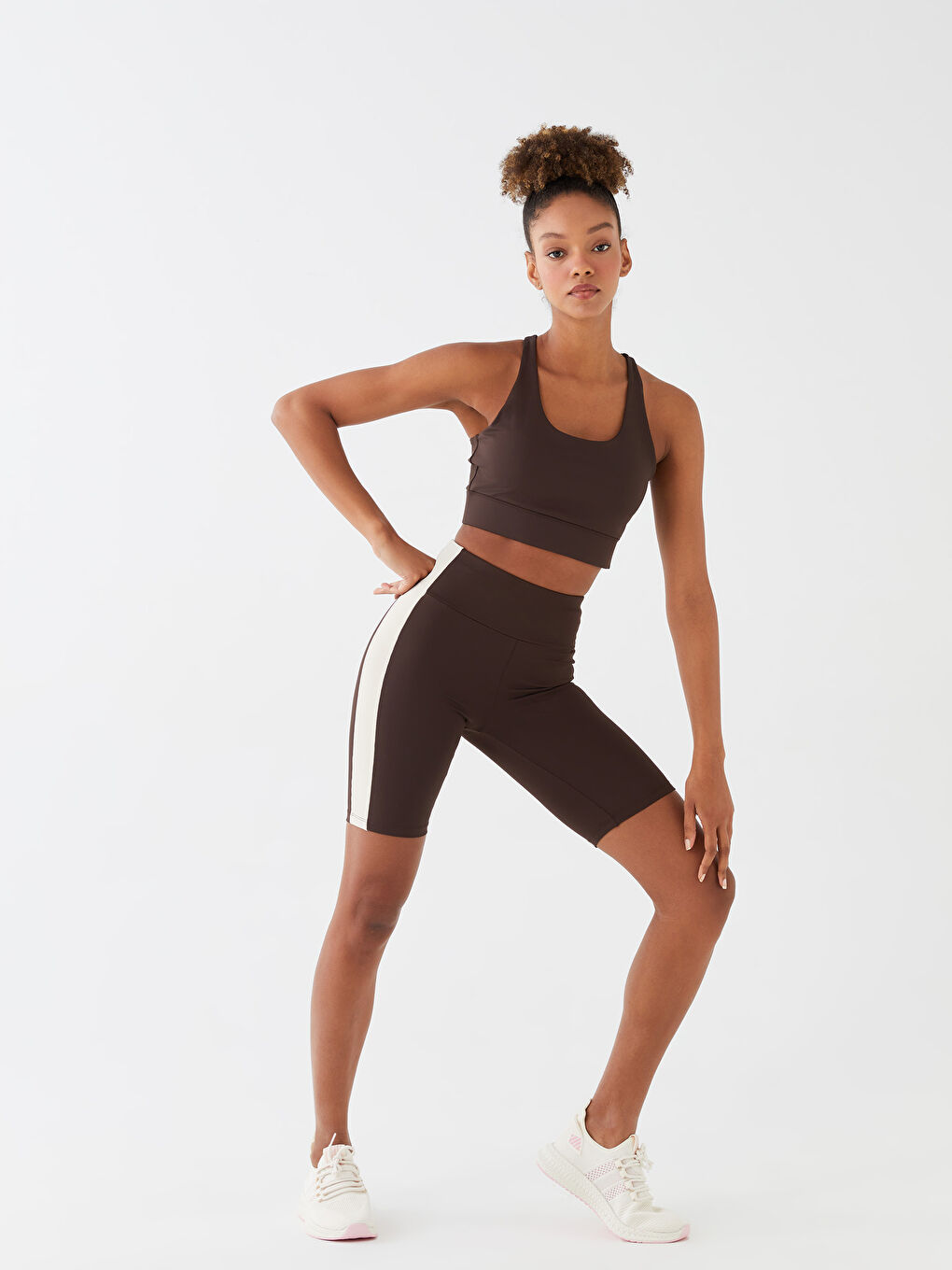 Shorts de Sport pour Femmes à Taille Élastique avec Bloc de Couleurs-2