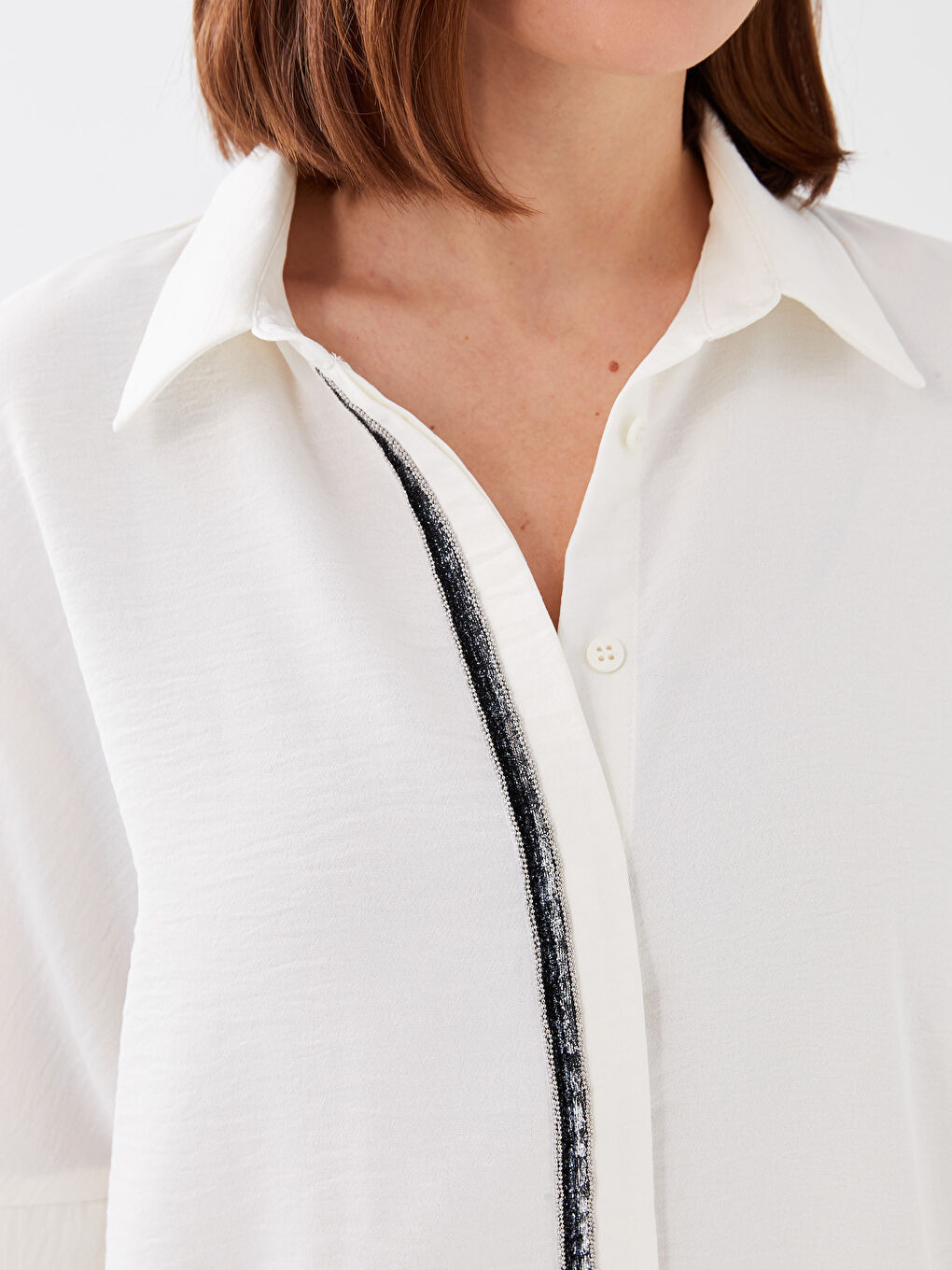 Beyaz Parlak Biye Detaylı Kadın Aerobin Gömlek-3