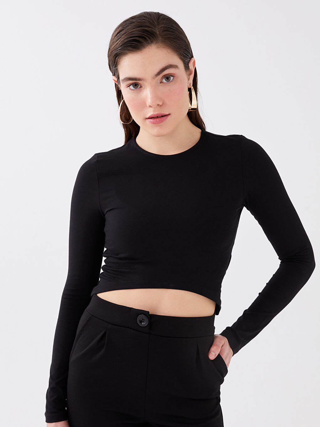 Әйелдерге арналған дөңгелек жағалы өрнексіз ұзын жең кроп-топ-1