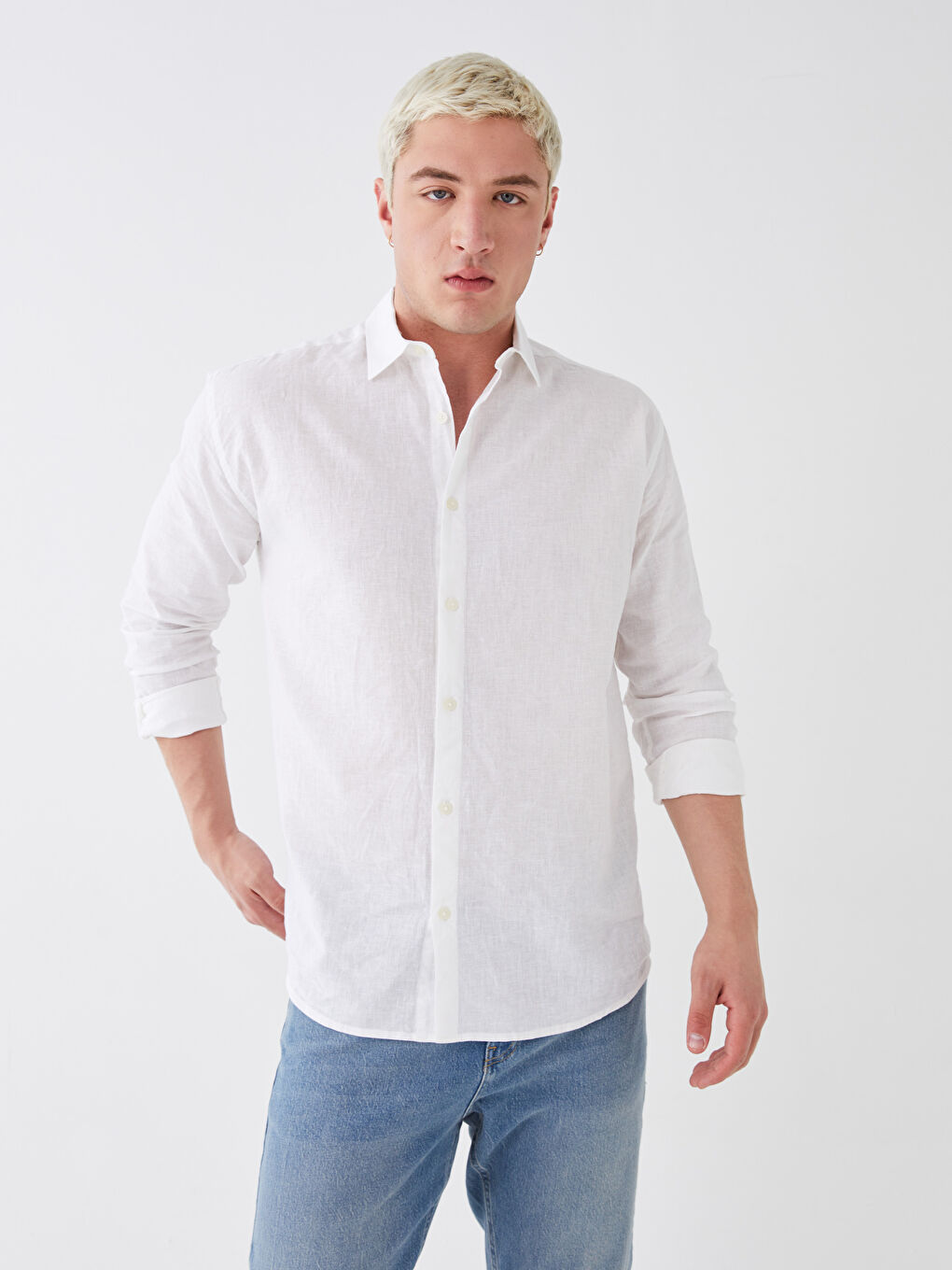 Beyaz Rahat Kalıp Uzun Kollu Erkek Gömlek-1