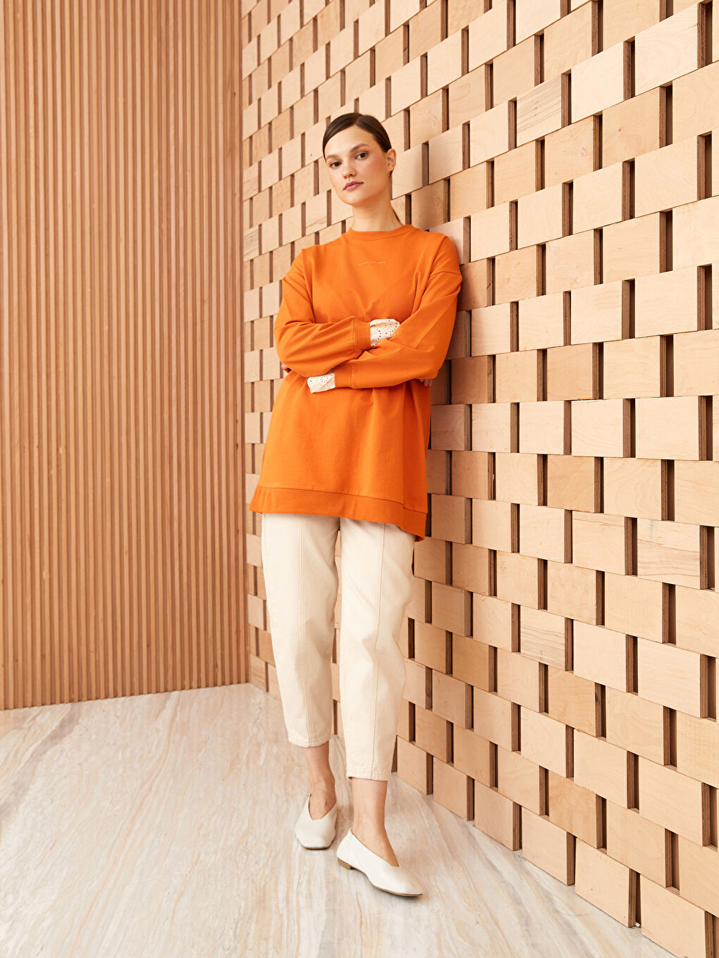 تونيك سويتشيرت كم طويل مطرز بياقة دائرية للسيدات-2