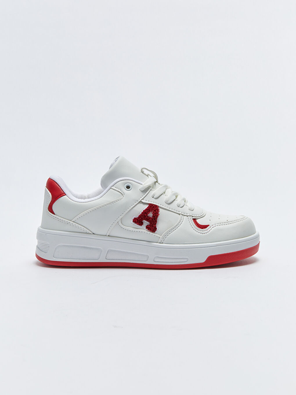 Kırmızı Deri Görünümlü Nakış Detaylı Bağcıklı Kadın Spor Ayakkabı-1