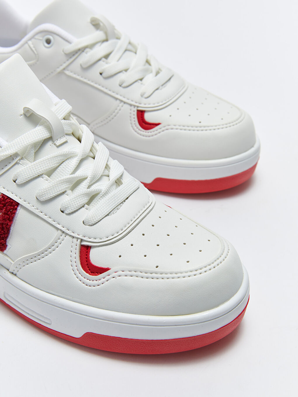 Kırmızı Deri Görünümlü Nakış Detaylı Bağcıklı Kadın Spor Ayakkabı-2