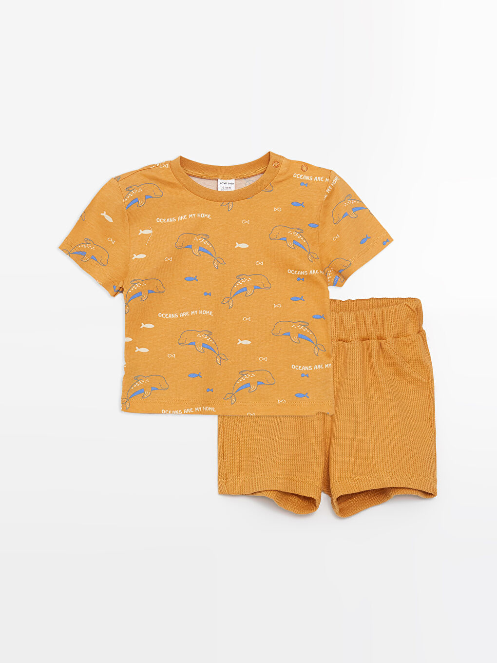 Дөңгелек жағалы қысқа жең принтті балаға арналған футболка мен шорты 2 данадан тұратын жинақ