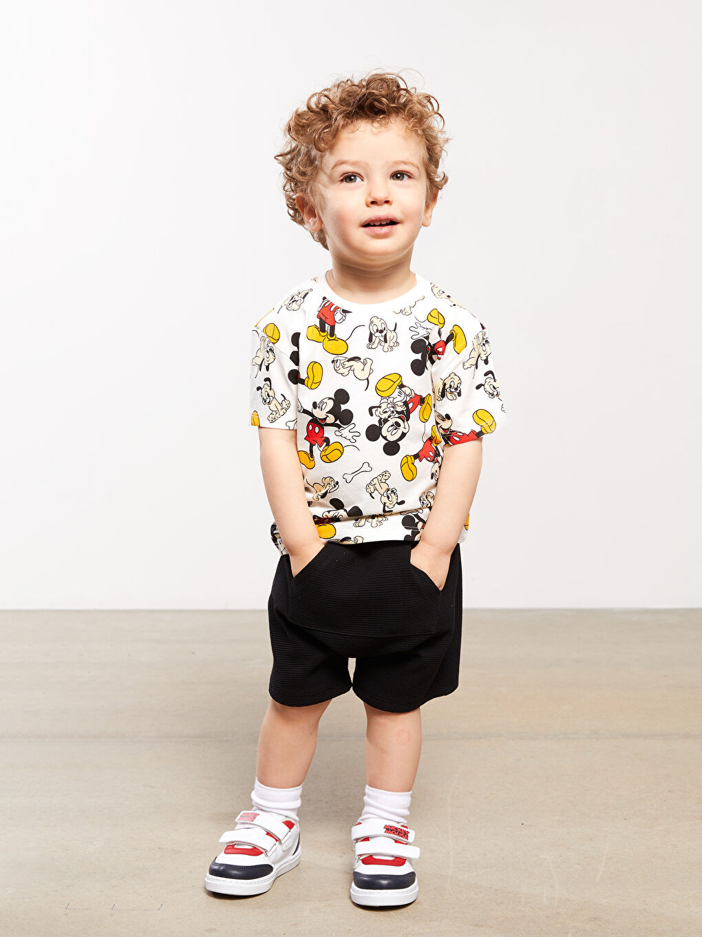 Ensemble T-Shirt et Short Bébé Garçons Imprimé Mickey Mouse Col Rond Manches Courtes Lot de 2