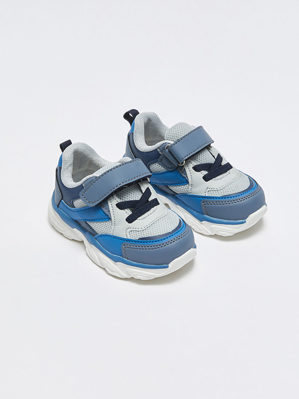Gri Cırt Cırtlı Erkek Bebek Spor Ayakkabı