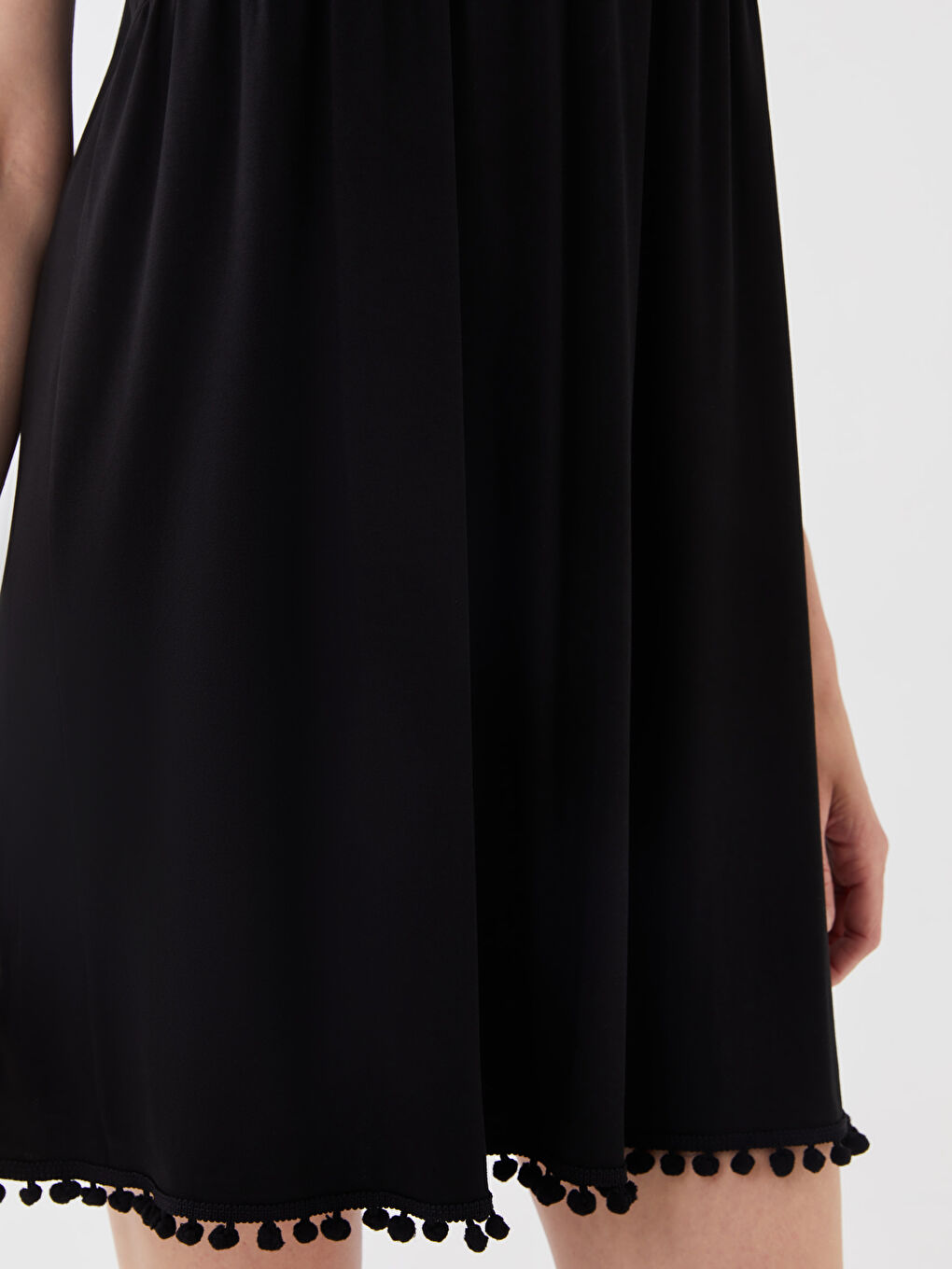 Siyah V Yaka Düz Askılı Kadın Plaj Elbisesi-2