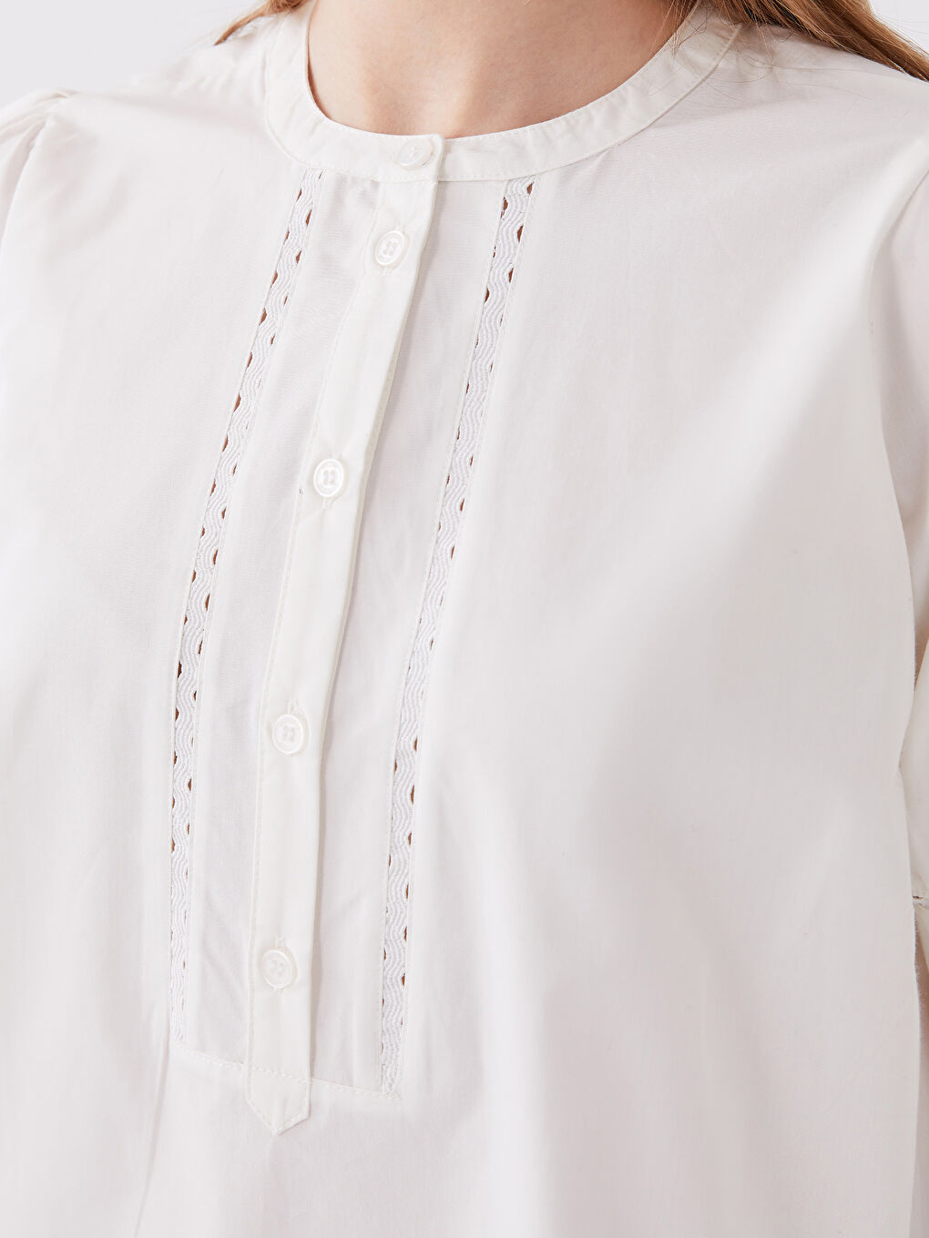 بلوزة بوبلين سادة كم قصير بياقة دائرية للسيدات-3