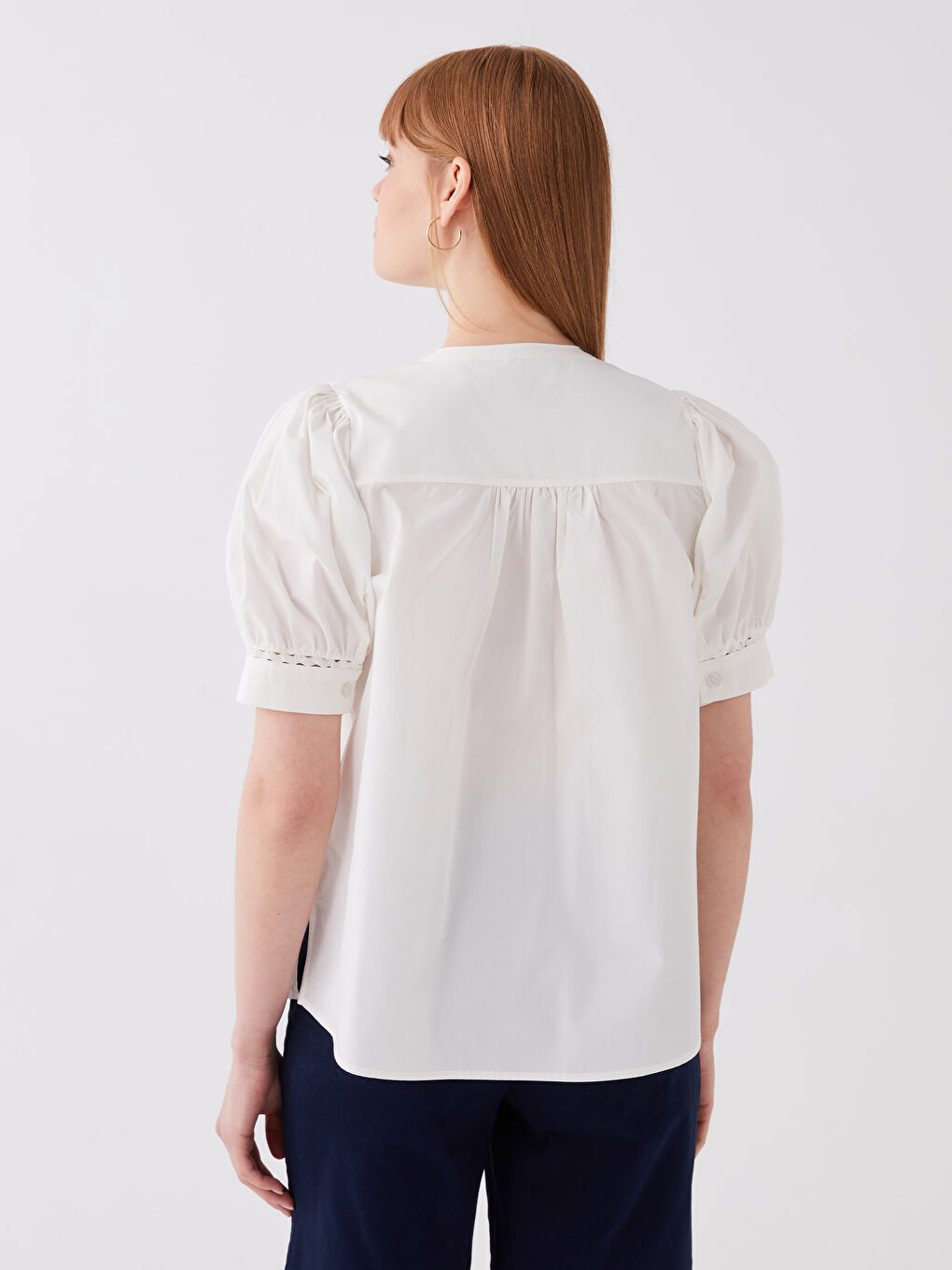 بلوزة بوبلين سادة كم قصير بياقة دائرية للسيدات-4