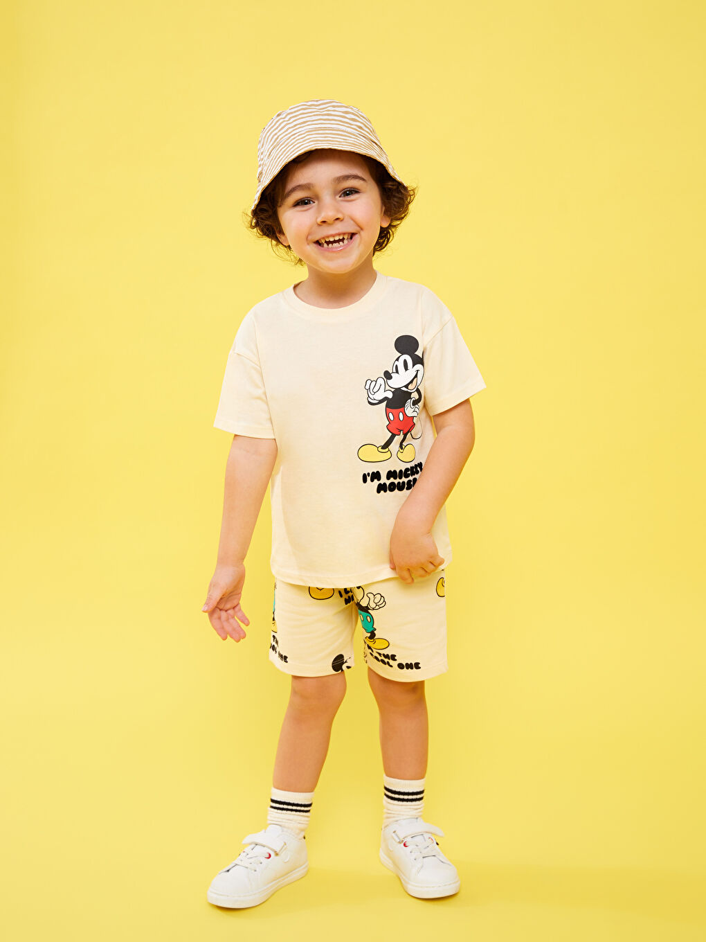 Bisiklet Yaka Kısa Kollu Mickey Mouse Baskılı Erkek Bebek Tişört ve Şort 2'li Takım