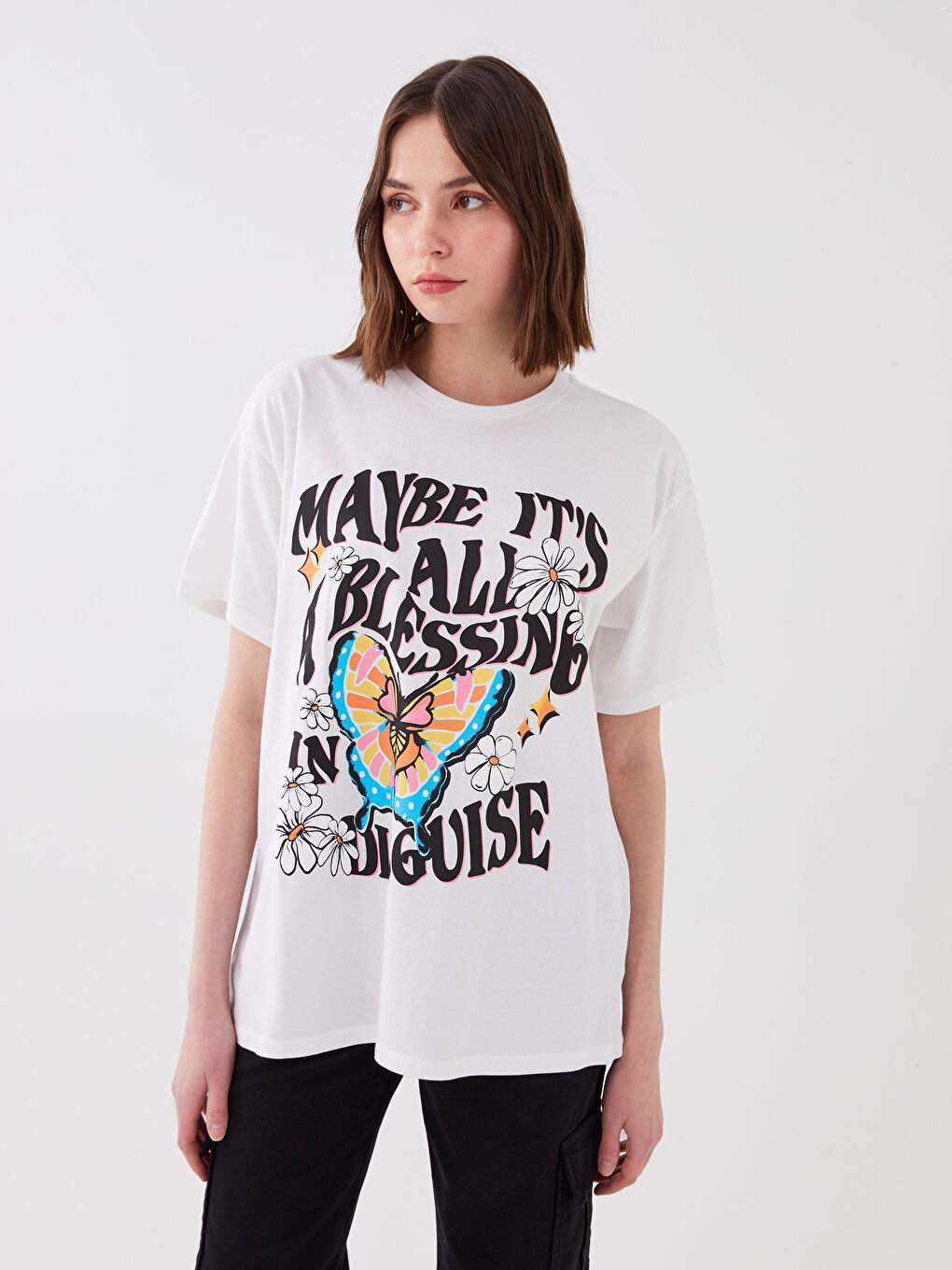 Beyaz Bisiklet Yaka Baskılı Kısa Kollu Kadın Tişört-1