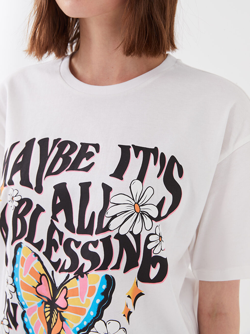 Beyaz Bisiklet Yaka Baskılı Kısa Kollu Kadın Tişört-3