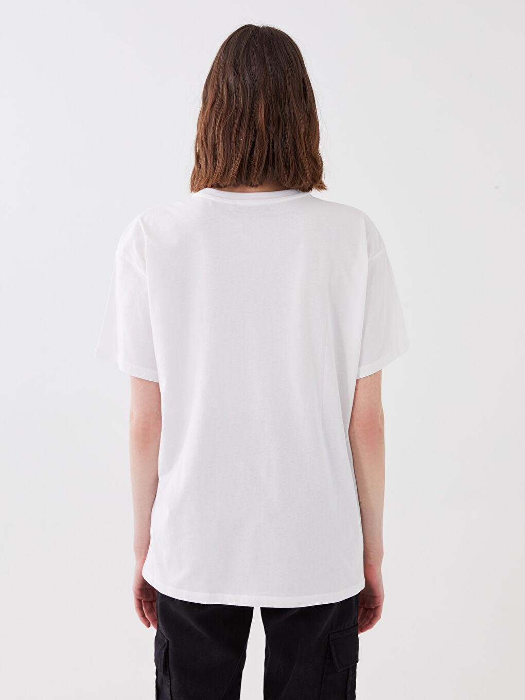 Beyaz Bisiklet Yaka Baskılı Kısa Kollu Kadın Tişört-4