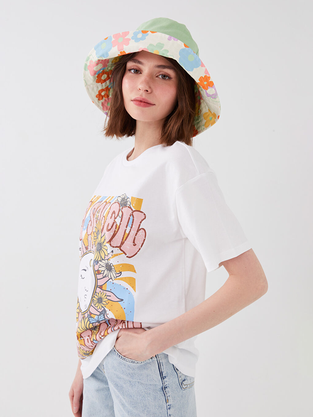 Beyaz Bisiklet Yaka Baskılı Kısa Kollu Kadın Tişört-1