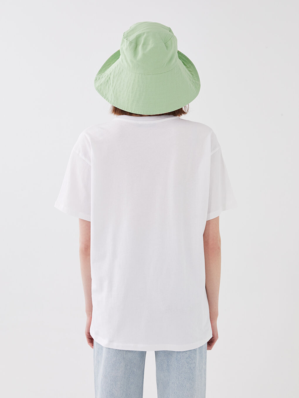 Beyaz Bisiklet Yaka Baskılı Kısa Kollu Kadın Tişört-4