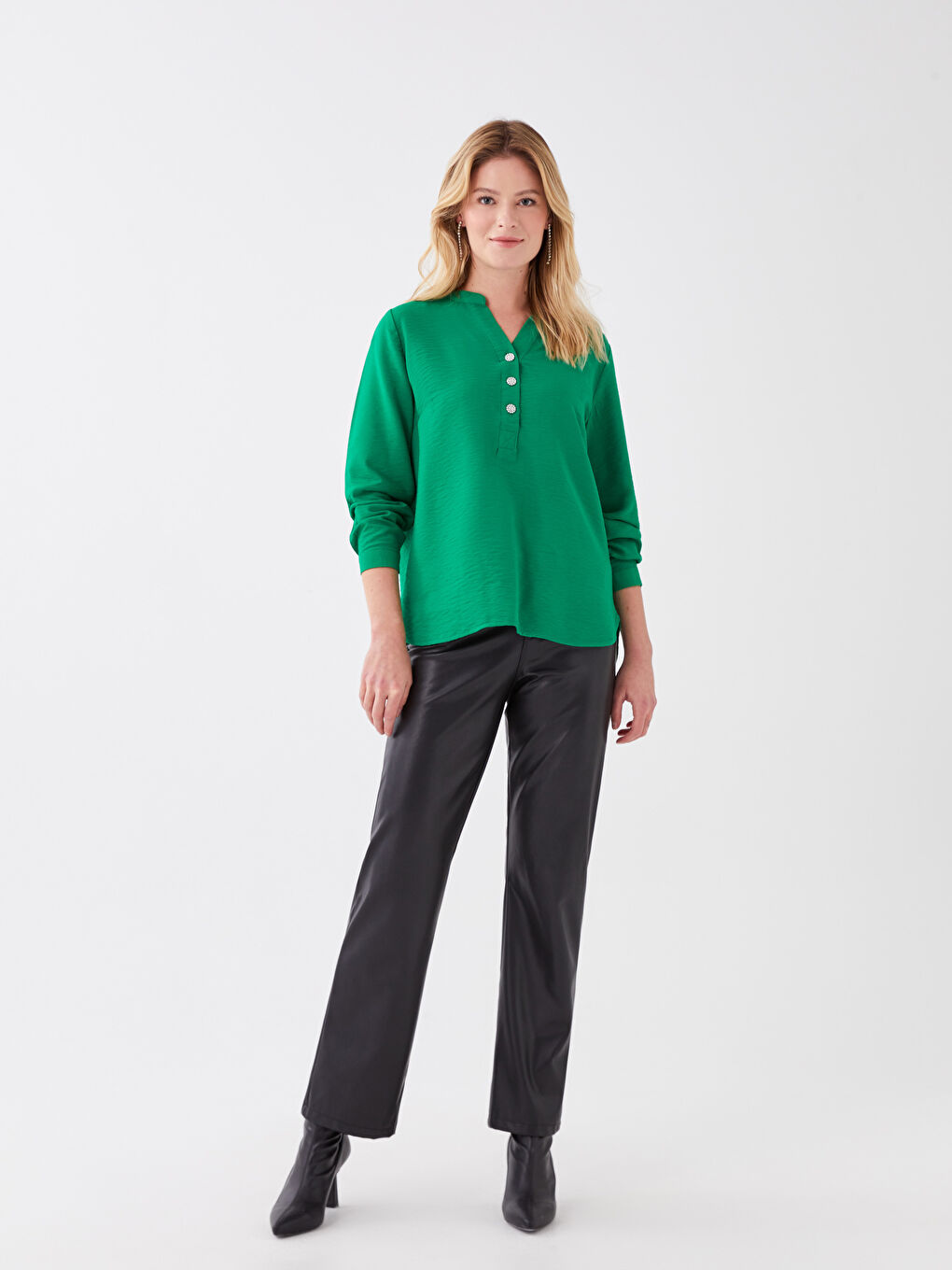 Yeşil Kaçık Yaka Düz Uzun Kollu Kadın Bluz-2