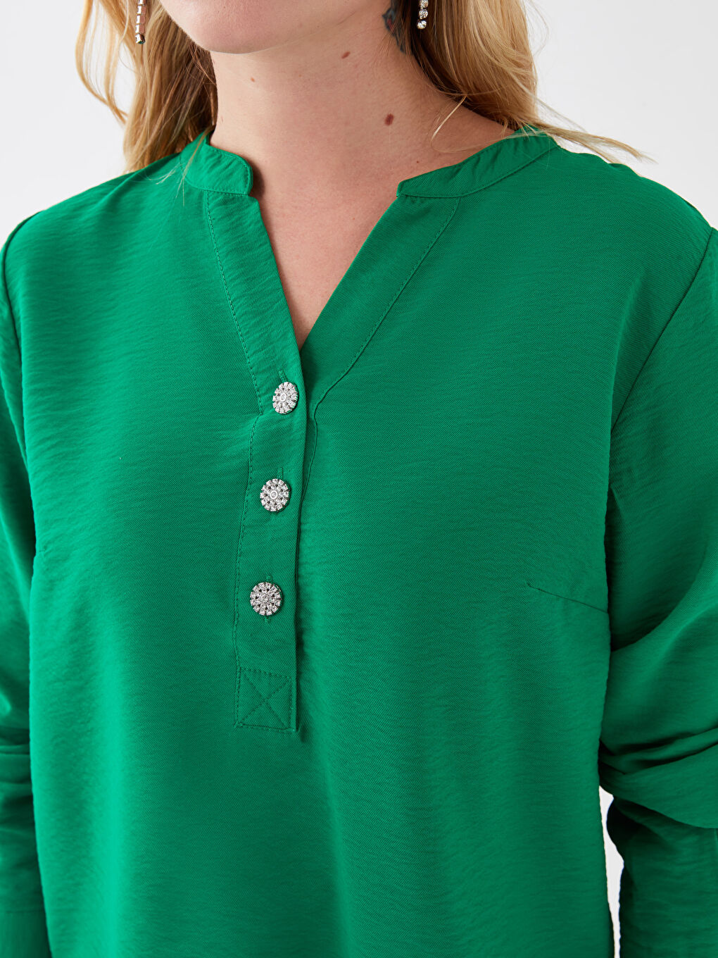 Yeşil Kaçık Yaka Düz Uzun Kollu Kadın Bluz-3