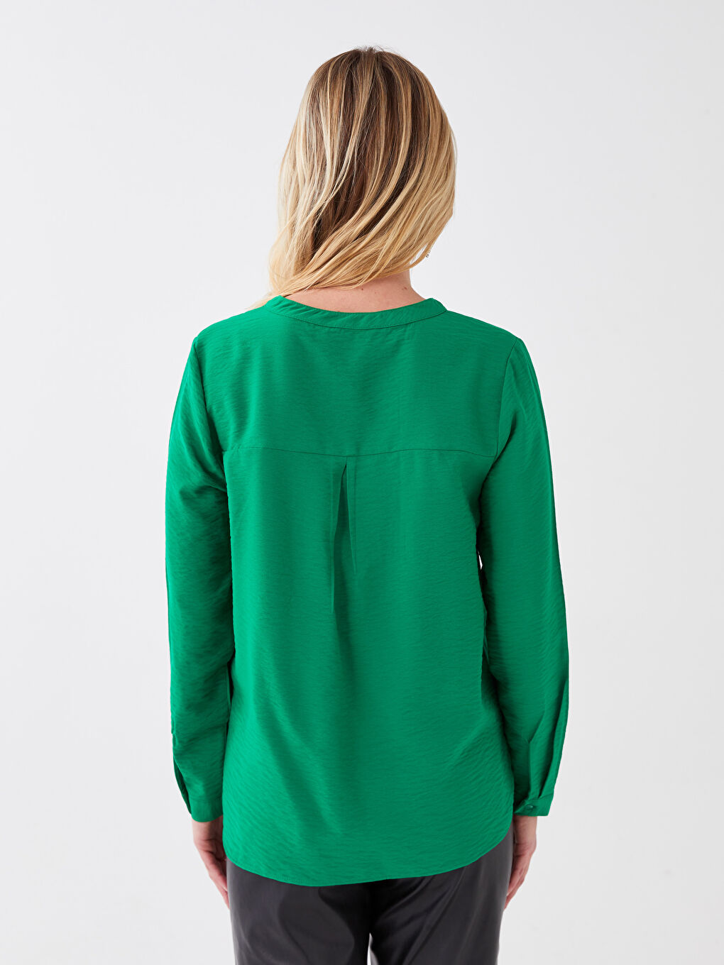 Yeşil Kaçık Yaka Düz Uzun Kollu Kadın Bluz-4