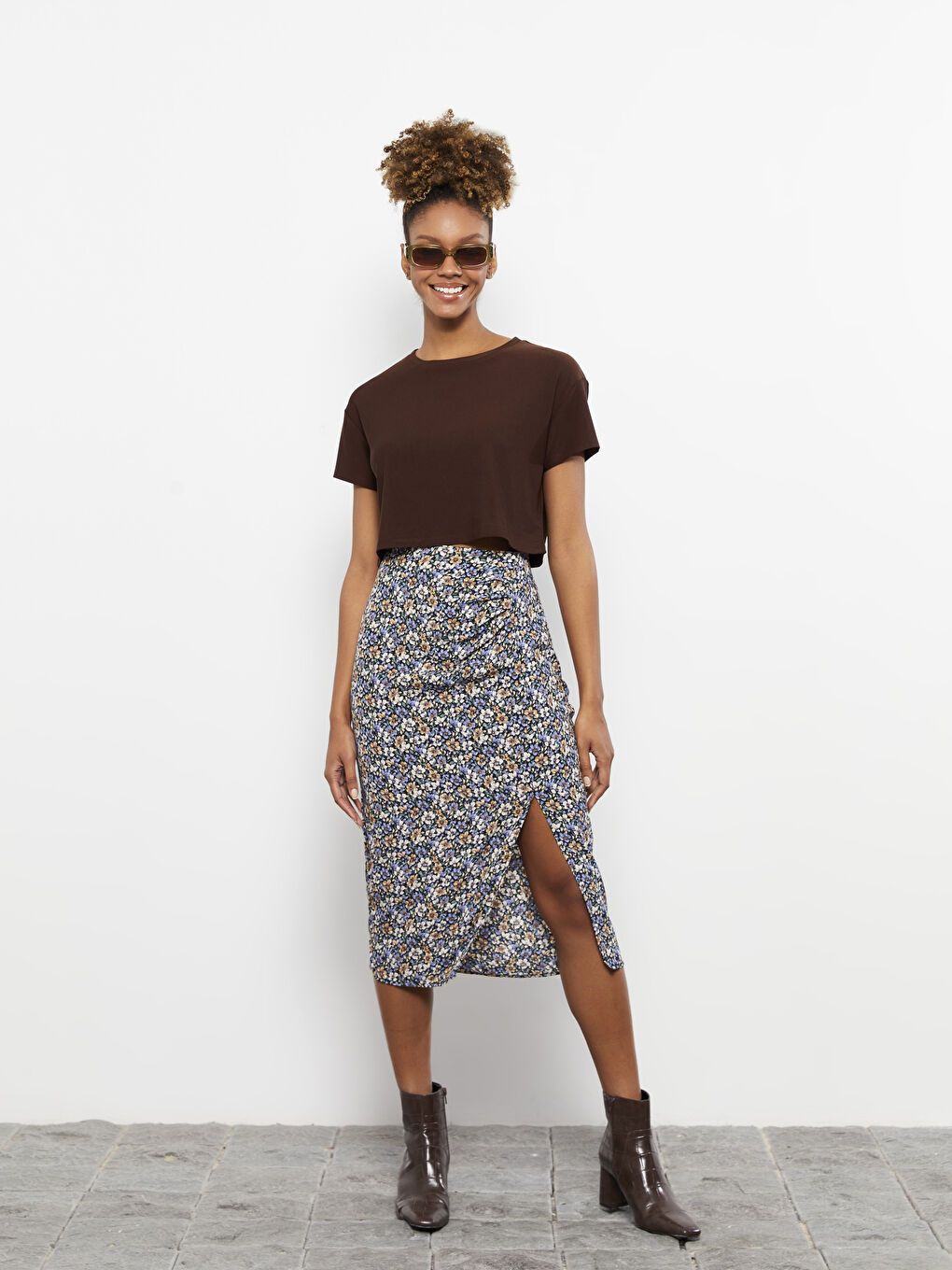 ياقة دائرية سادة كم قصير قميص قصير للسيدات-2