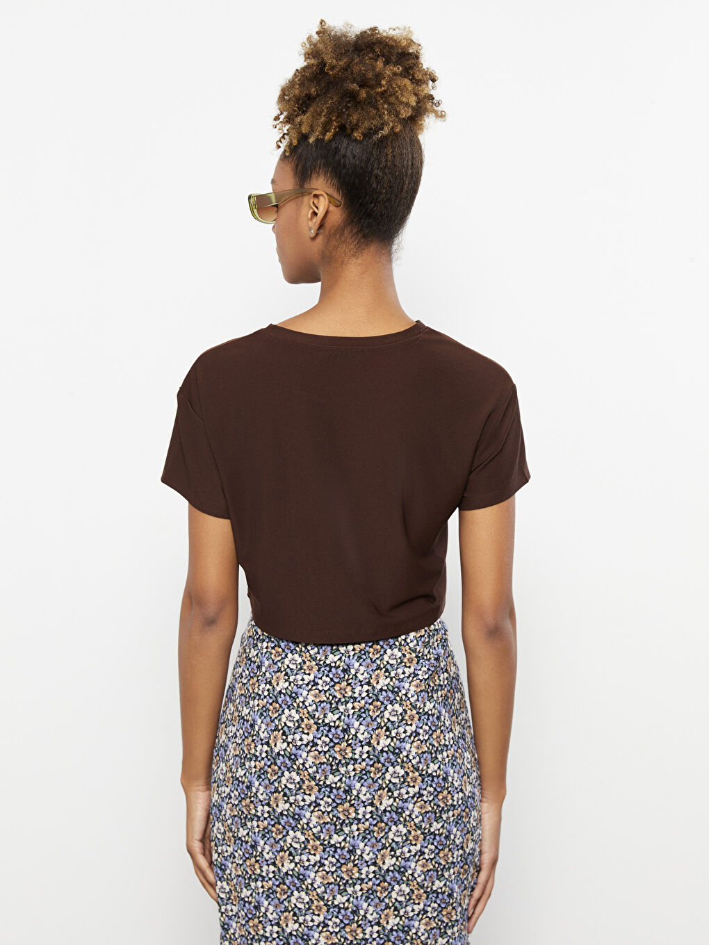 ياقة دائرية سادة كم قصير قميص قصير للسيدات-4