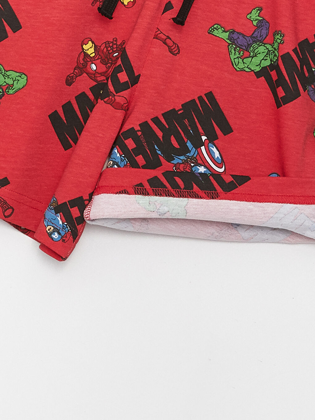 LCW Kids Elasticated Waist Marvel Printed Boys' Shorts -S3EO51Z4-LTQ