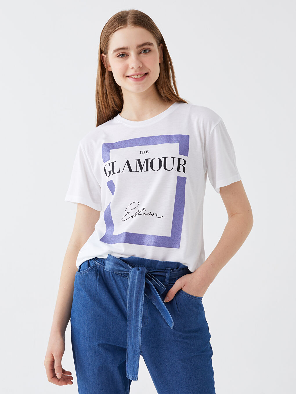 Beyaz Bisiklet Yaka Baskılı Kısa Kollu Kadın Tişört