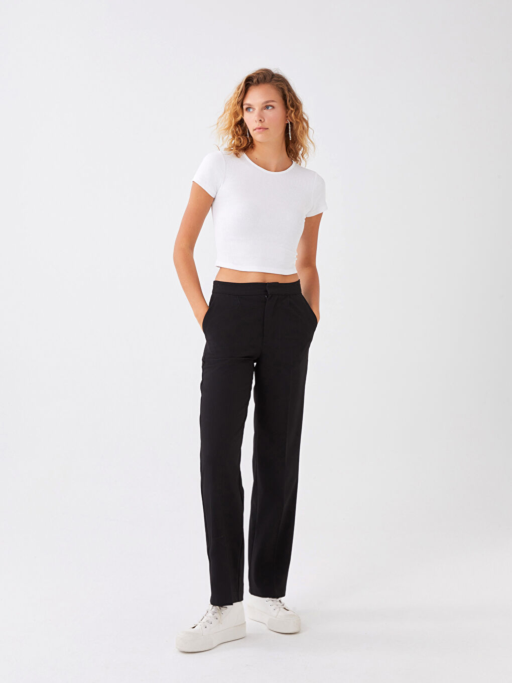 Beyaz Bisiklet Yaka Düz Kısa Kollu Kadın Crop-2