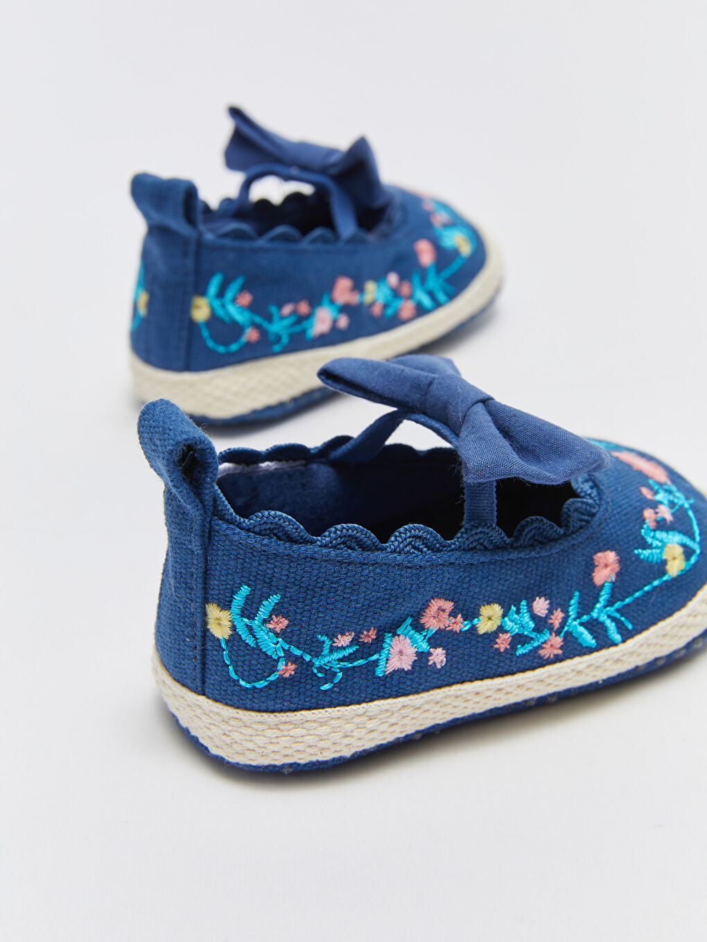 أحذية أطفال بنات مطرزة لمرحلة ما قبل المشي-4