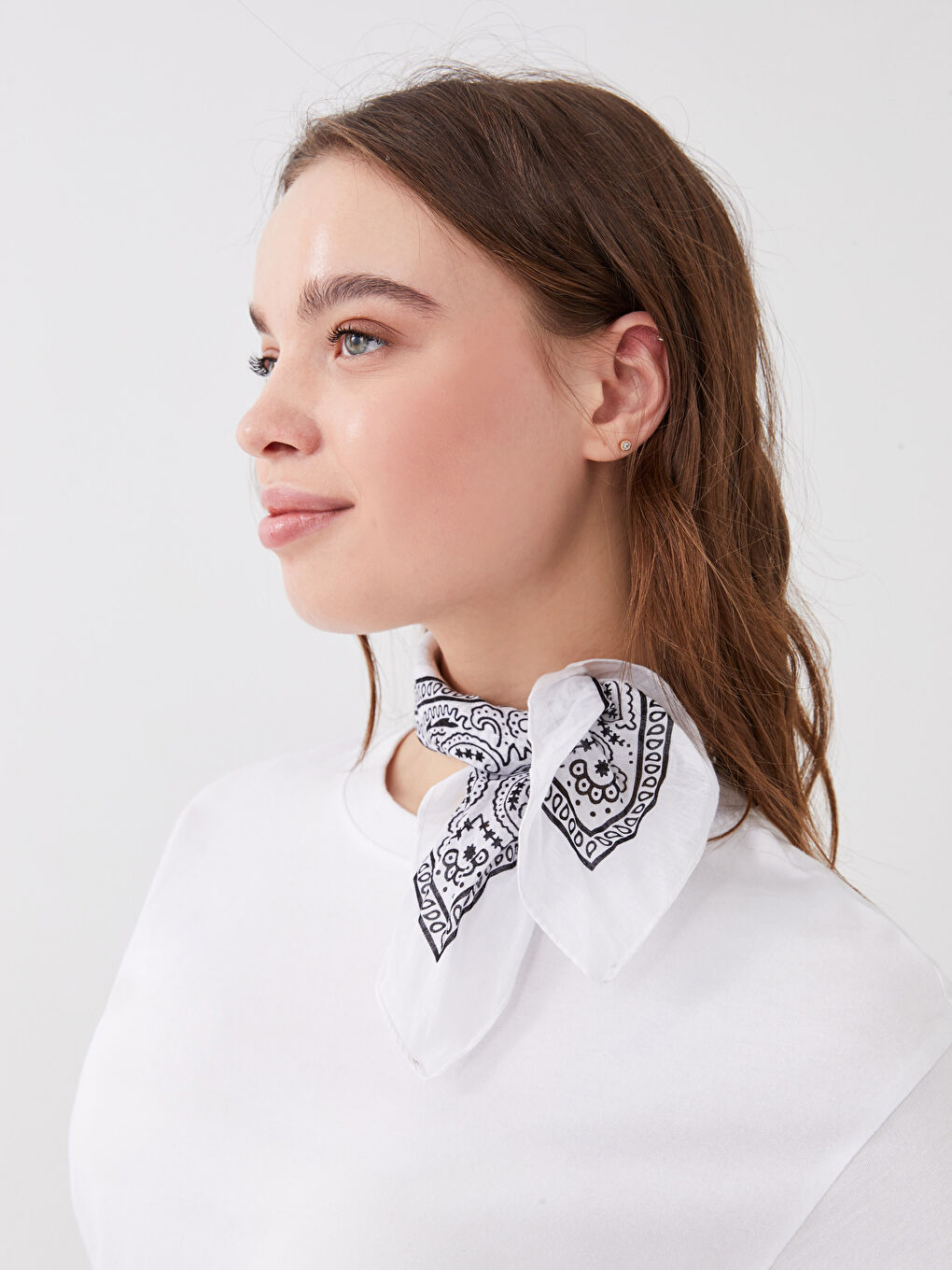 Beyaz Desenli Kadın Bandana