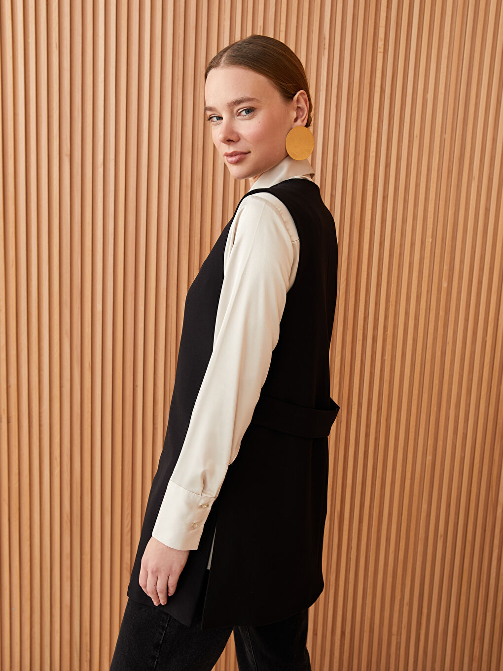 Siyah Kadın V Yaka Düz Yelek-1